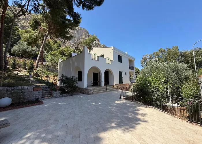 Villa Rubino Mondello Guest house - By Rentalbeb Italy